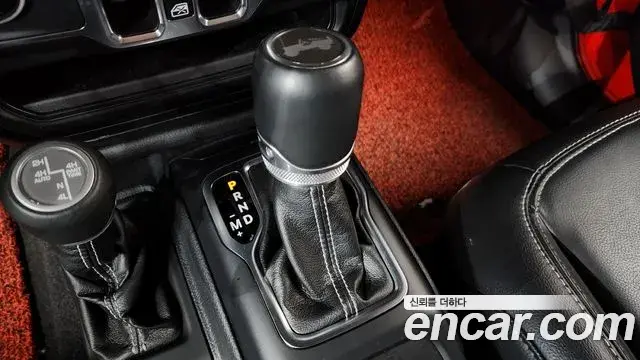 Jeep Wrangler 2021 — Фото 9/20