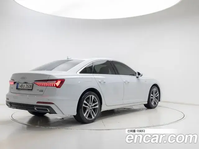 Audi A6 2021 — Фото 1/20