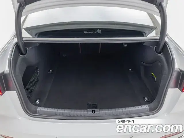 Audi A6 2021 — Фото 13/20