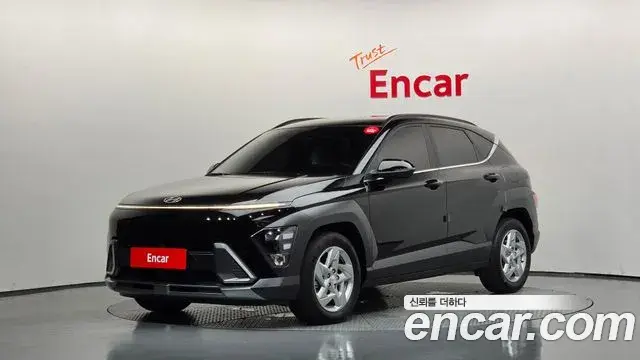 Hyundai Kona 2023 — Фото 1/20