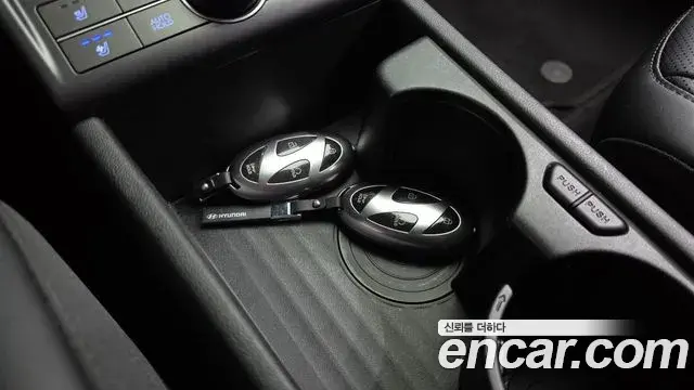 Hyundai Kona 2023 — Фото 16/20