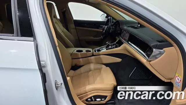 Porsche Panamera 2021 — Фото 11/20