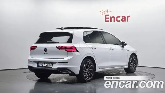 Volkswagen Golf 2024 — ფოტო 3/31