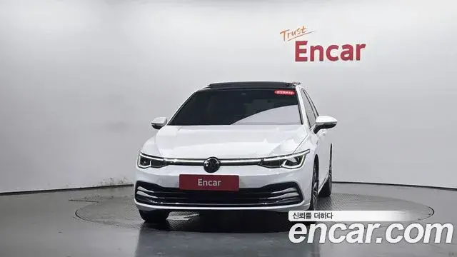 Volkswagen Golf 2024 — ფოტო 27/31