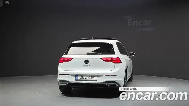 Volkswagen Golf 2022 — Photo 31/32