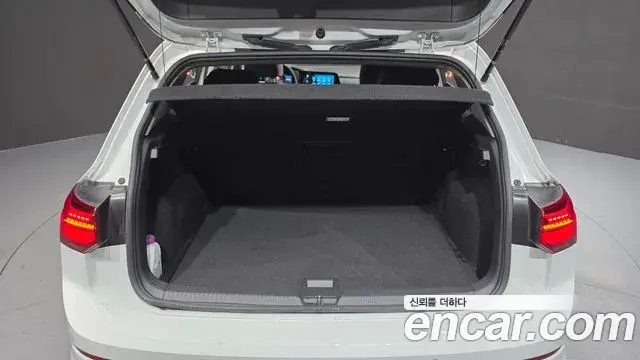 Volkswagen Golf 2022 — Photo 6/32