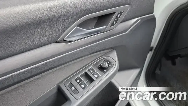 Volkswagen Golf 2022 — Photo 18/32