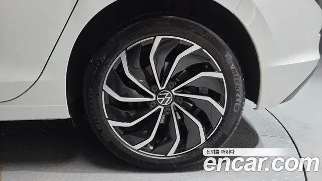 Volkswagen Golf 2022 — Photo 15/32