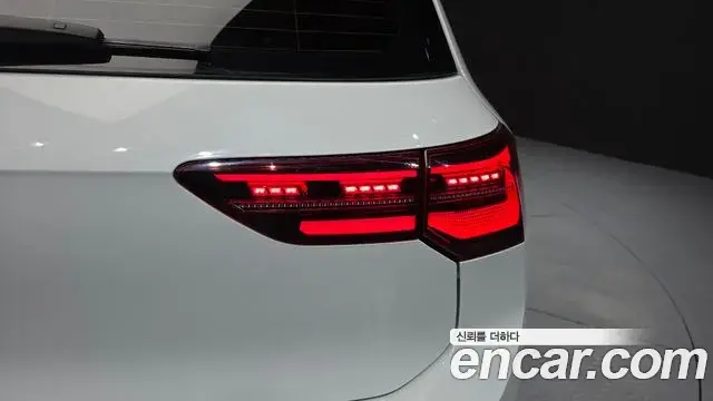 Volkswagen Golf 2022 — Photo 21/32