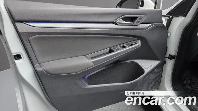 Volkswagen Golf 2022 — Photo 10/32