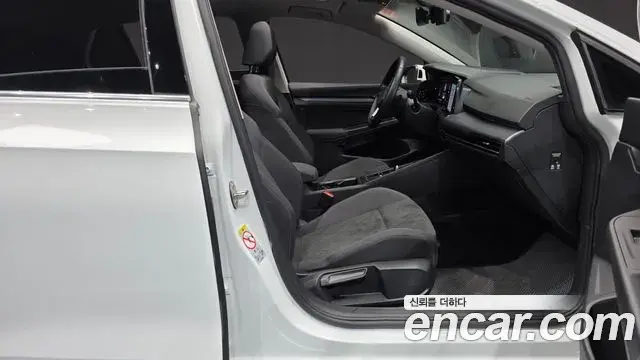 Volkswagen Golf 2022 — Photo 12/32