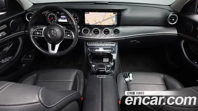 Mercedes-Benz E-Class 2019 — Фото 7/20