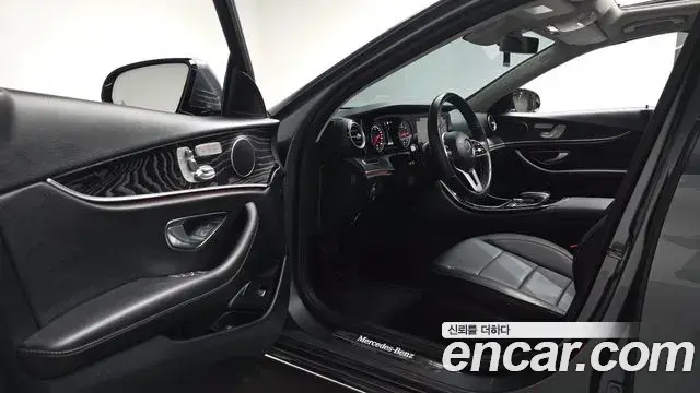 Mercedes-Benz E-Class 2019 — Фото 10/20