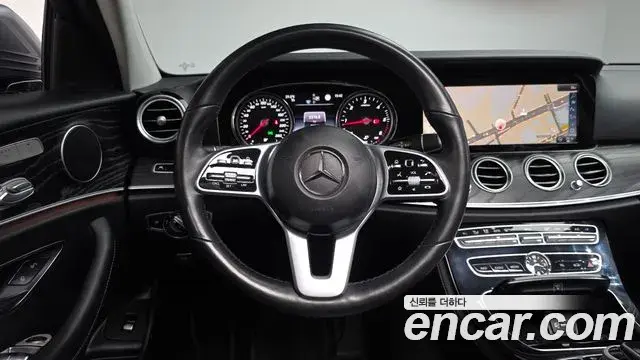 Mercedes-Benz E-Class 2019 — Фото 13/20