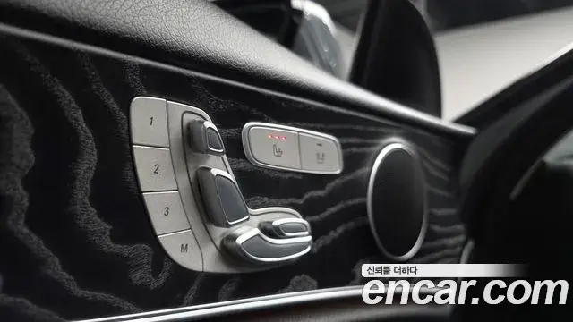 Mercedes-Benz E-Class 2019 — Фото 19/20