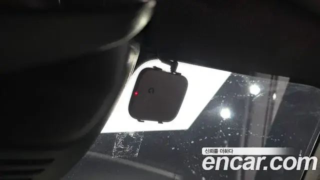 Volvo XC40 2018 — Şəkil 28/41