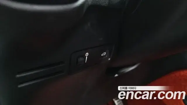 Volvo XC40 2018 — Şəkil 8/41