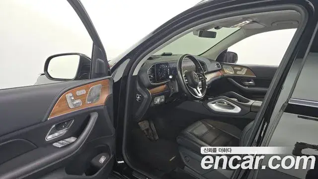 Mercedes-Benz GLE-Class 2019 — Фото 10/20