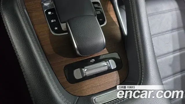 Mercedes-Benz GLE-Class 2019 — Фото 17/20