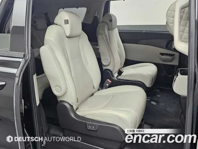 Kia Carnival 2021 — Фото 11/20
