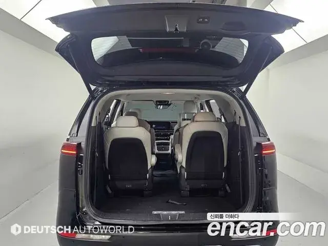 Kia Carnival 2021 — Фото 18/20