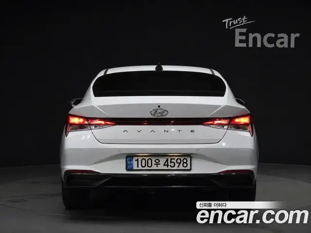 Hyundai Avante 2023 — Фото 1/17