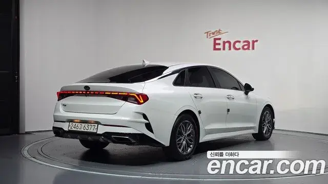 Kia K5 2019 — ფოტო 25/31