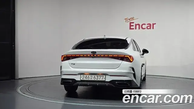 Kia K5 2019 — ფოტო 28/31