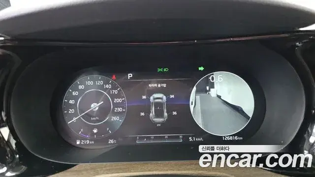 Kia K5 2019 — ფოტო 13/31