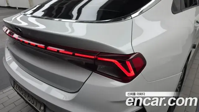 Kia K5 2019 — ფოტო 15/31