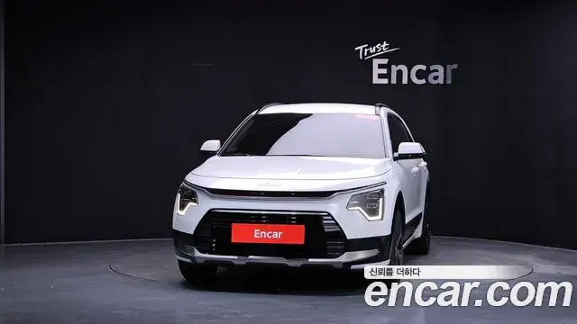 Kia Niro 2022 — Фото 3/20