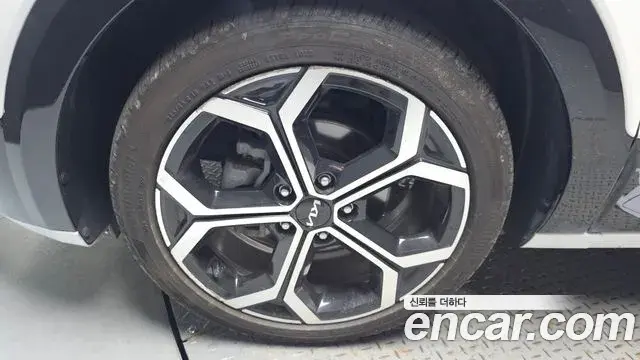 Kia Niro 2022 — Фото 5/20