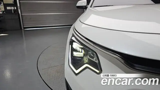 Kia Niro 2022 — Şəkil 27/34