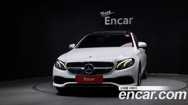 Mercedes-Benz E-Class 2018 — Фото 3/20