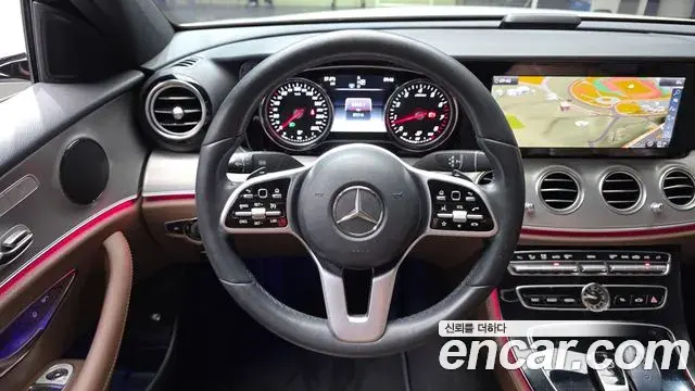 Mercedes-Benz E-Class 2018 — Фото 13/20