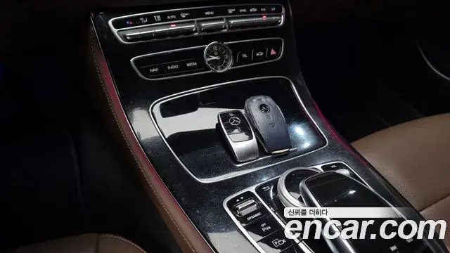 Mercedes-Benz E-Class 2018 — Фото 16/20