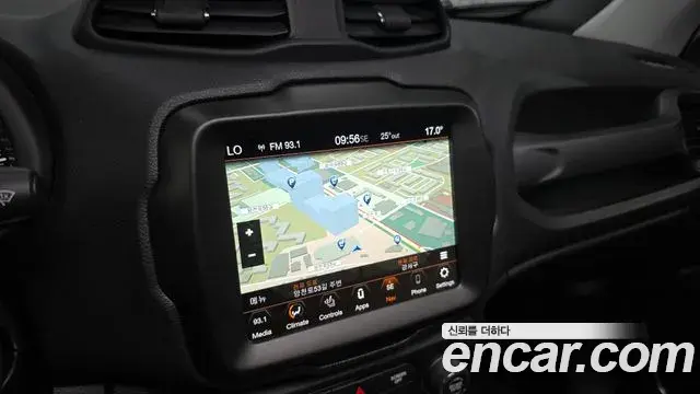 Jeep Renegade 2021 — Фото 15/20