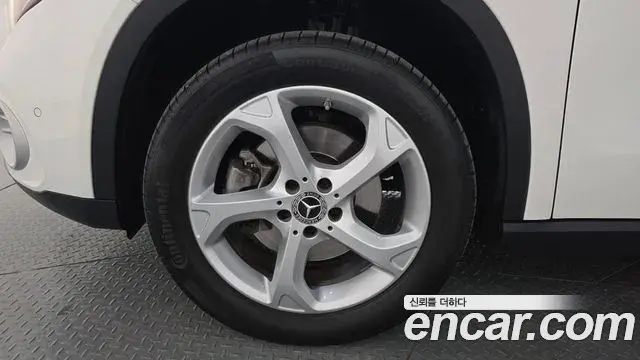 Mercedes-Benz GLA-Class 2019 — ფოტო 1/30