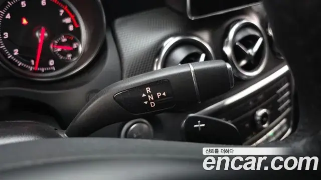 Mercedes-Benz GLA-Class 2019 — ფოტო 3/30