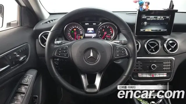 Mercedes-Benz GLA-Class 2019 — ფოტო 4/30