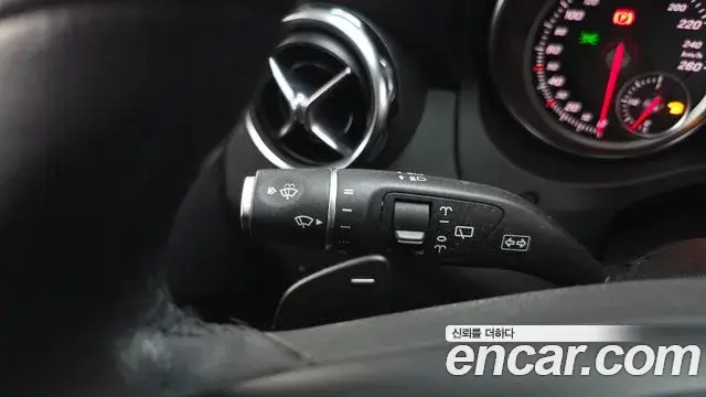 Mercedes-Benz GLA-Class 2019 — ფოტო 12/30