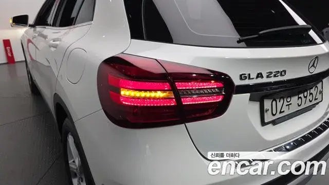 Mercedes-Benz GLA-Class 2019 — ფოტო 15/30
