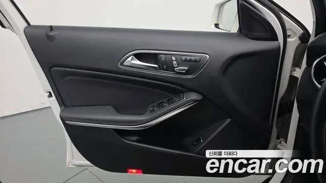 Mercedes-Benz GLA-Class 2019 — ფოტო 18/30