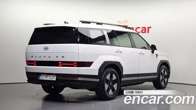 Hyundai Santa Fe 2024 — Фото 2/20