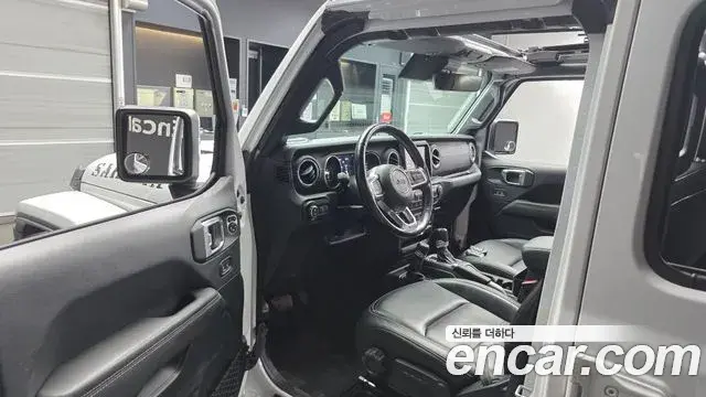 Jeep Wrangler 2021 — Фото 10/20