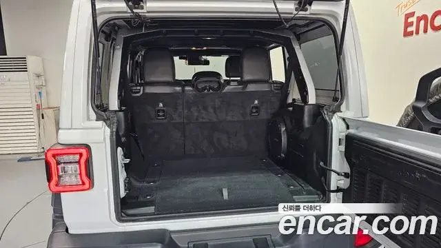 Jeep Wrangler 2019 — Фото 20/20