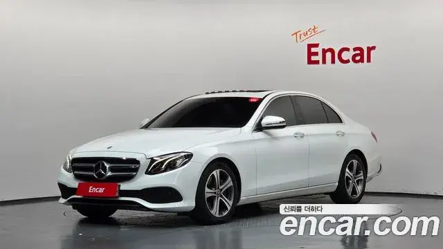 Mercedes-Benz E-Class 2018 — Фото 1/20