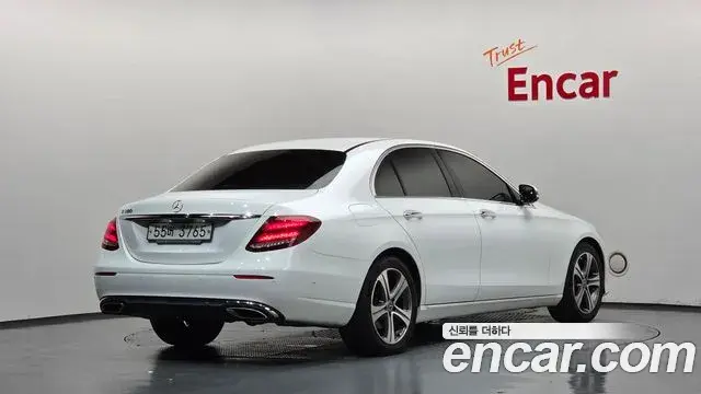 Mercedes-Benz E-Class 2018 — Фото 2/20