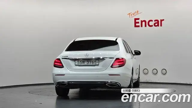 Mercedes-Benz E-Class 2018 — Фото 4/20