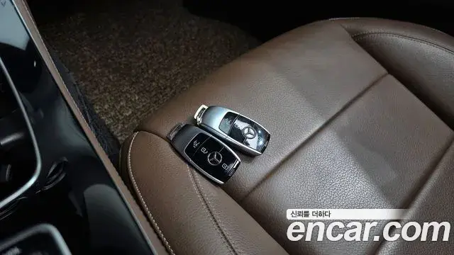 Mercedes-Benz E-Class 2018 — Фото 15/20